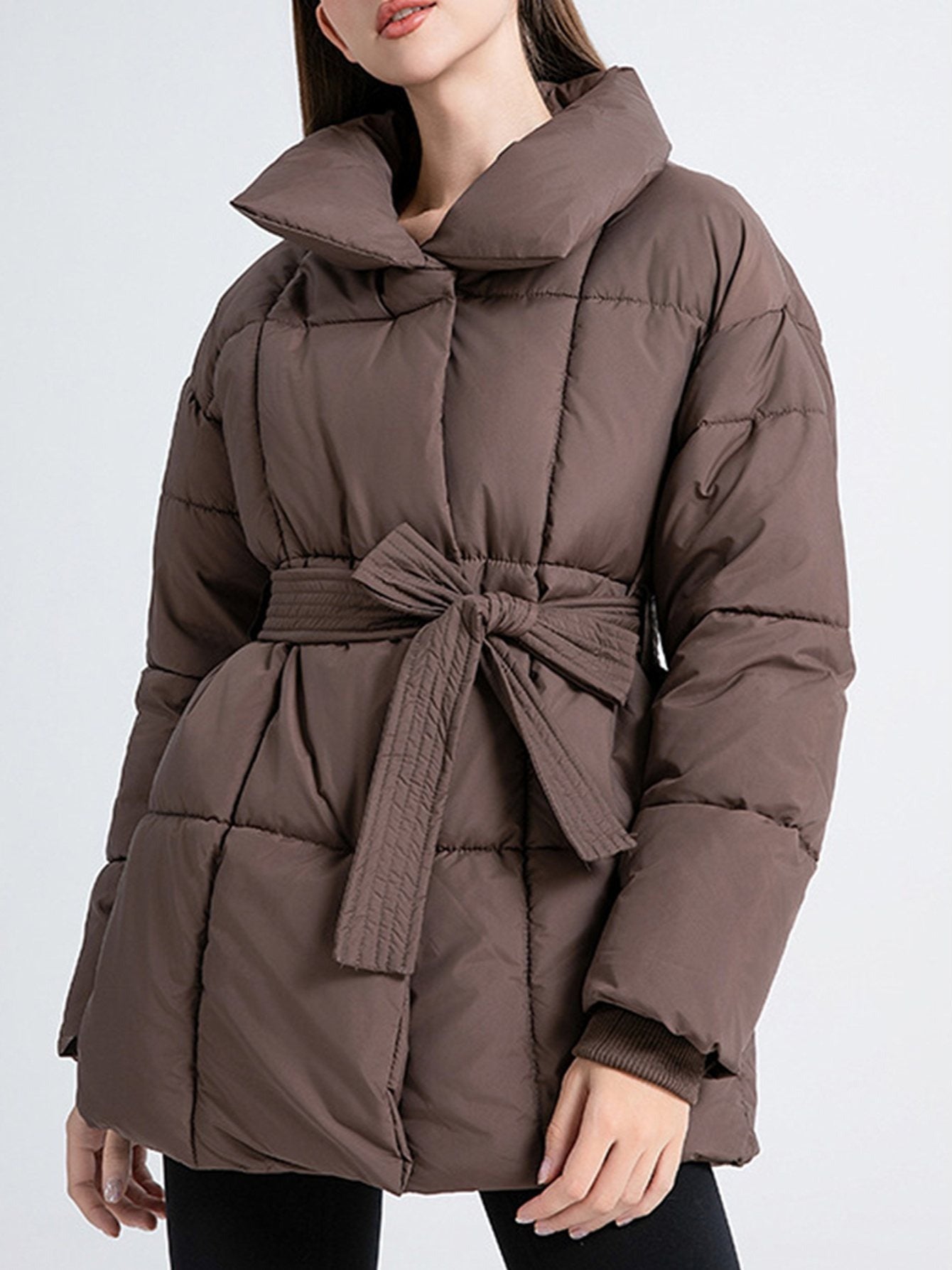 Abrigo acolchado versátil y holgado para mujer