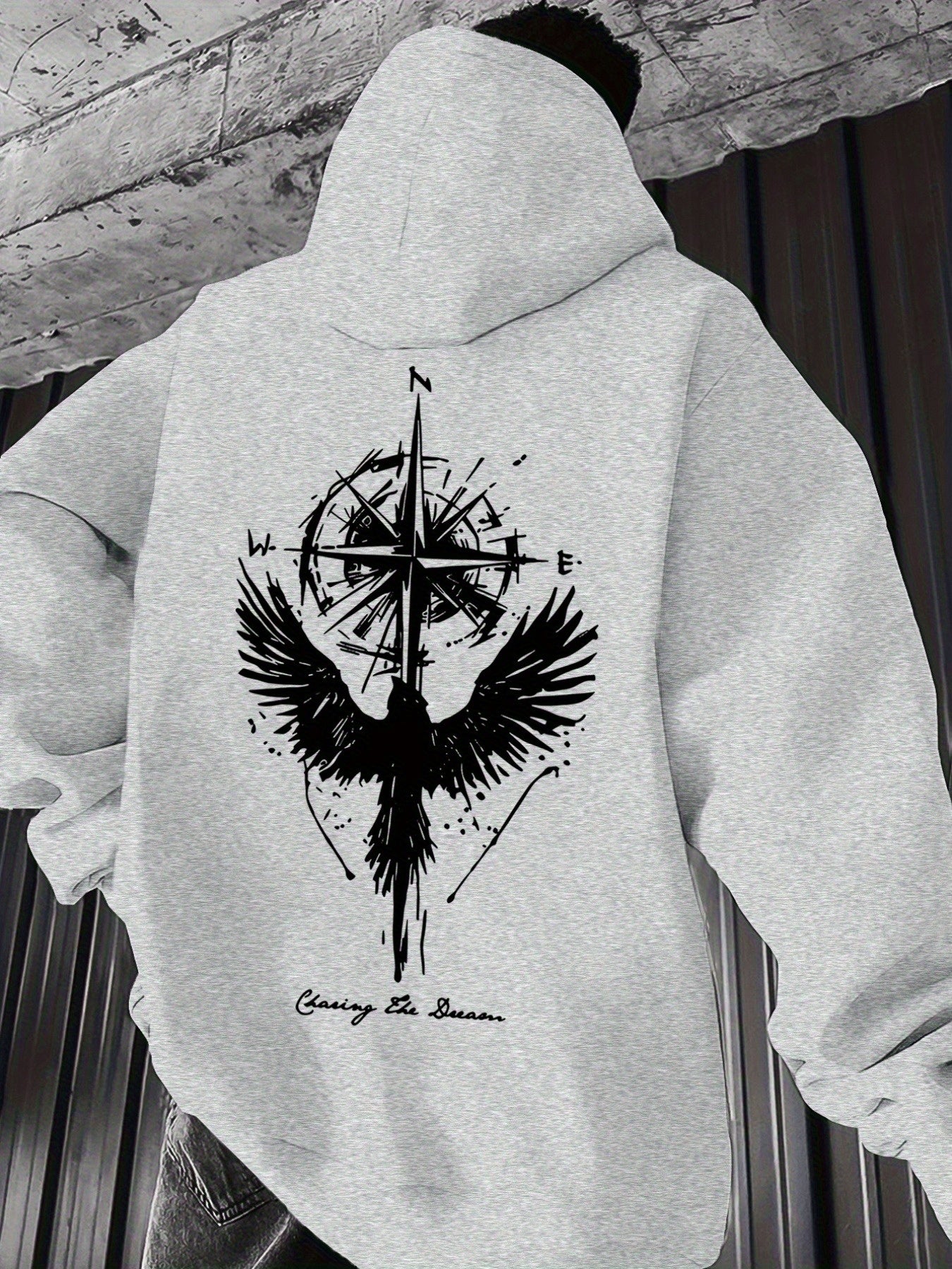 Sudadera con Capucha Brújula y Alas Góticas