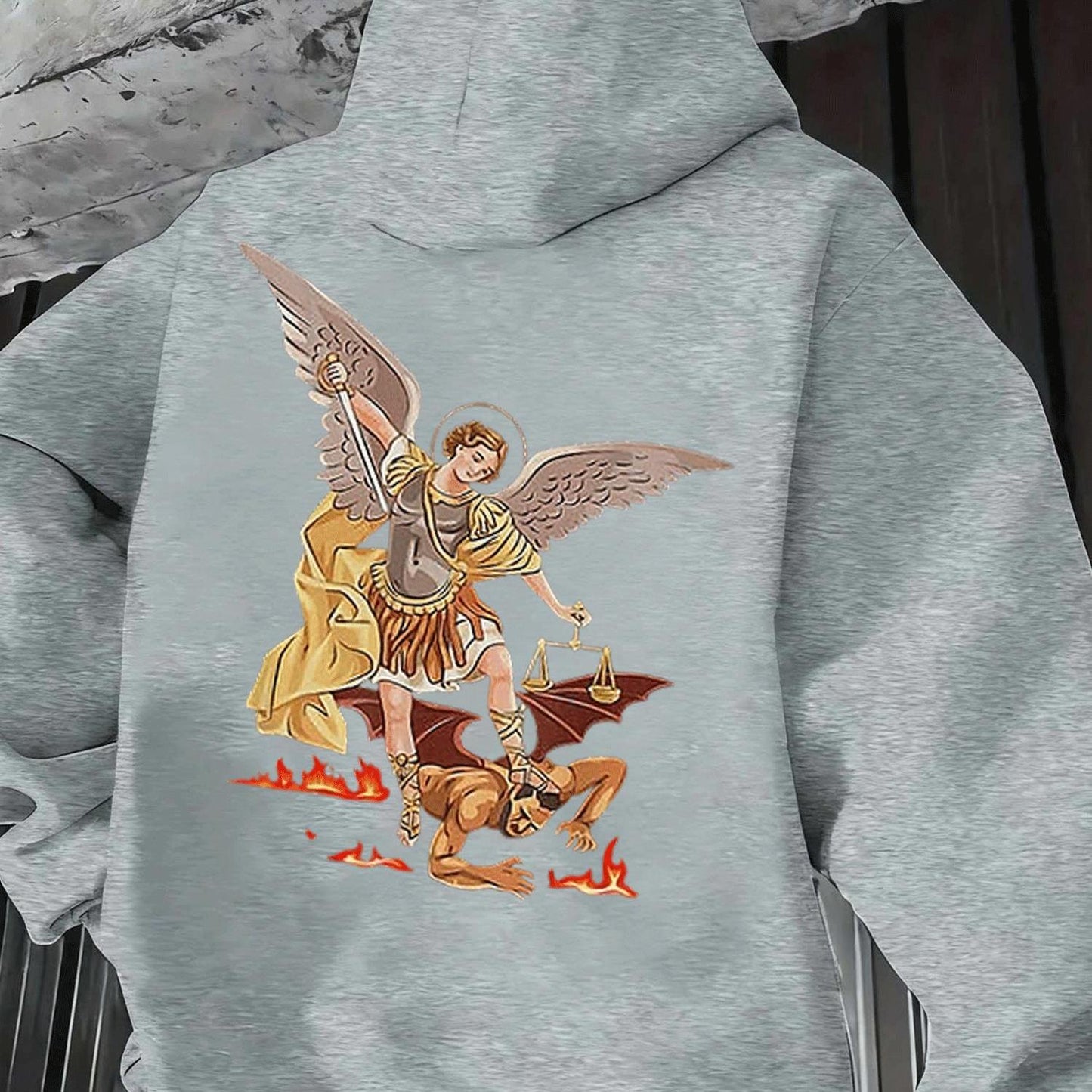 Suéter Grueso con Capucha y Diseño Ángel