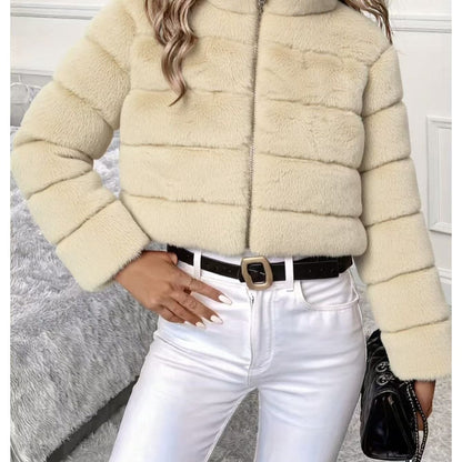 Abrigo Elegante de Piel Sintética