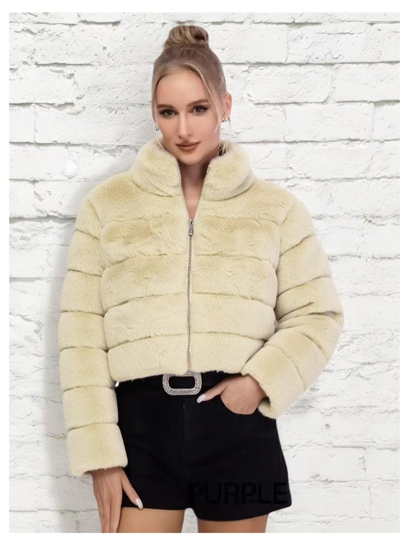 Abrigo Elegante de Piel Sintética