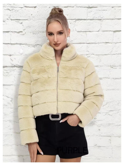 Abrigo Elegante de Piel Sintética