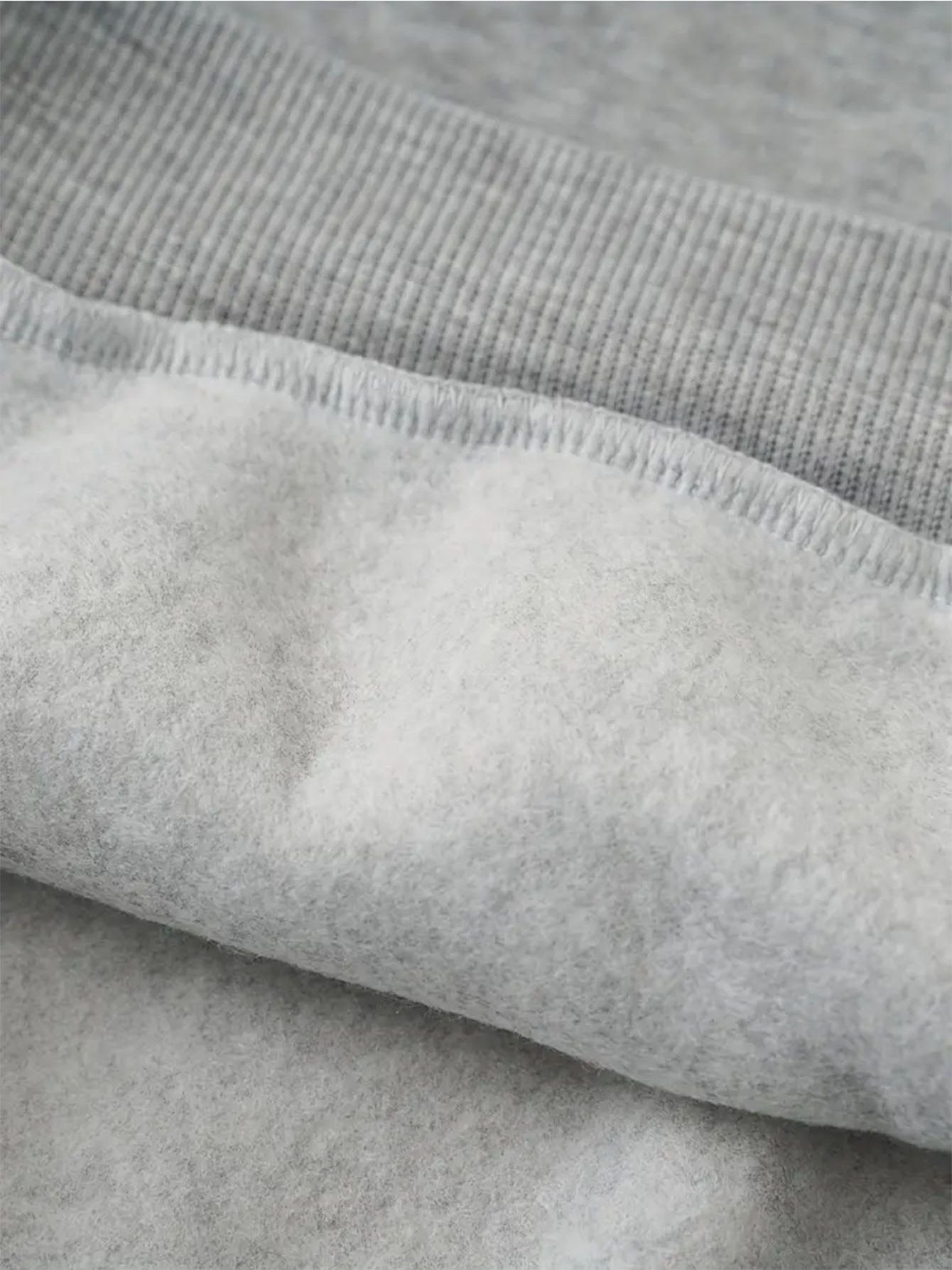 Capucha Térmica con Estampado de Corazón