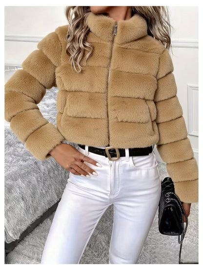 Abrigo Elegante de Piel Sintética