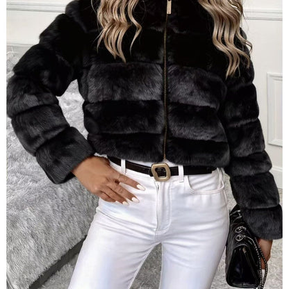 Abrigo Elegante de Piel Sintética