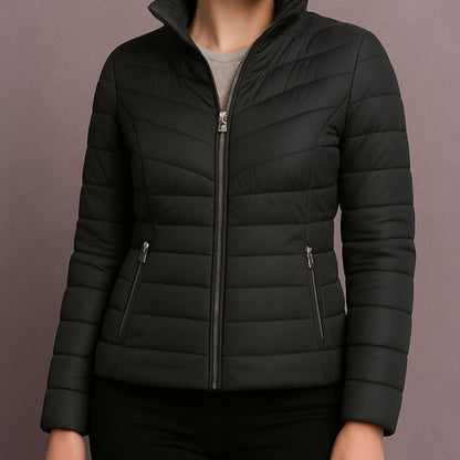 Chaqueta forrada de pelusa y elástico lateral