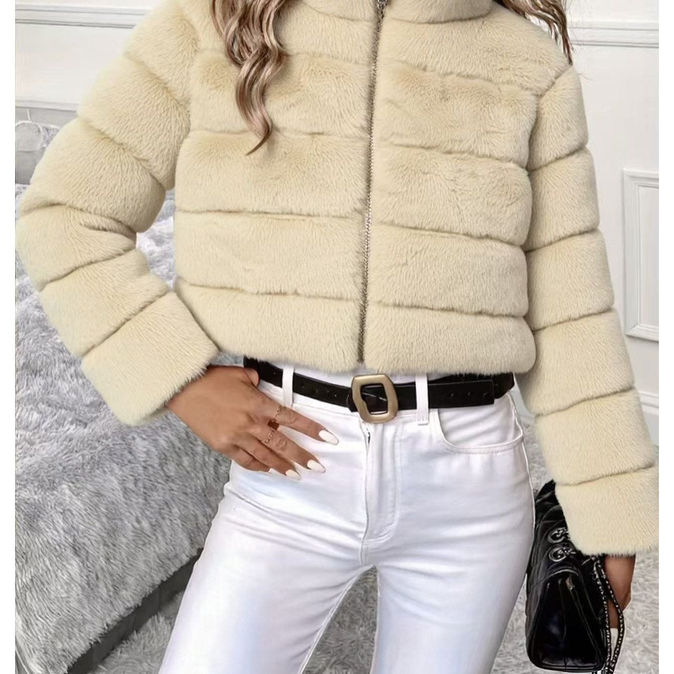 Abrigo Elegante de Piel Sintética