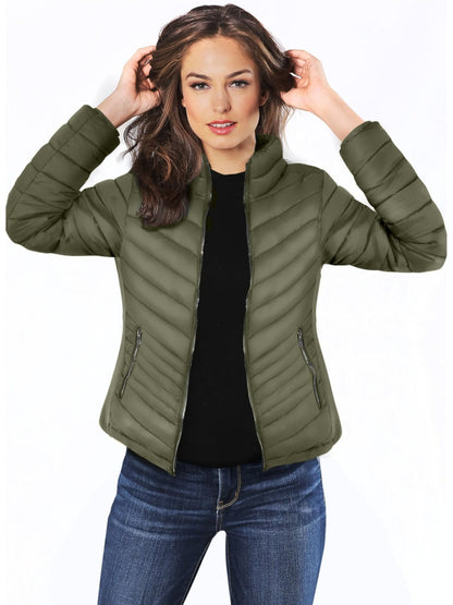 Chaqueta forrada de pelusa y elástico lateral