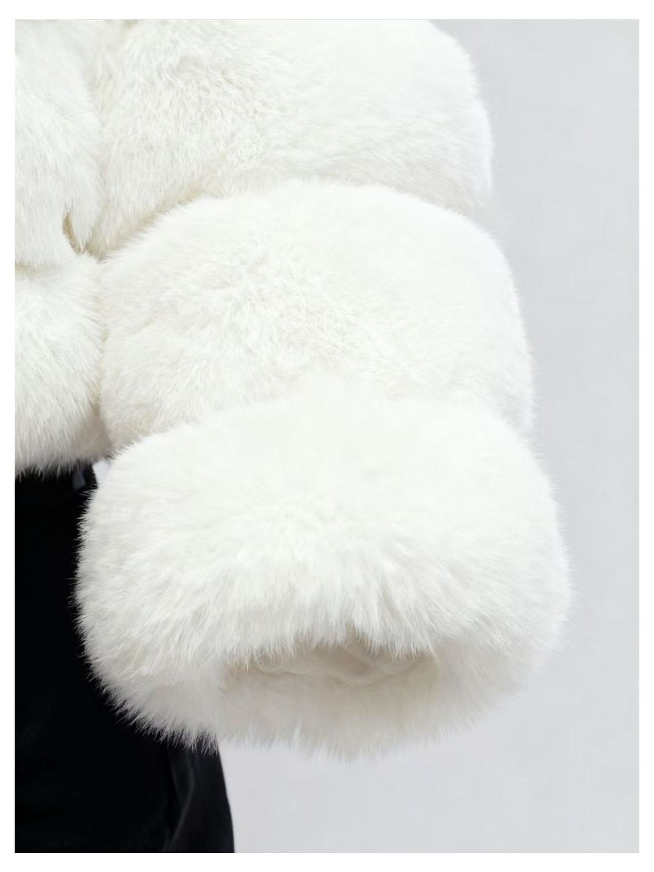 Abrigo Elegante de Piel Sintética