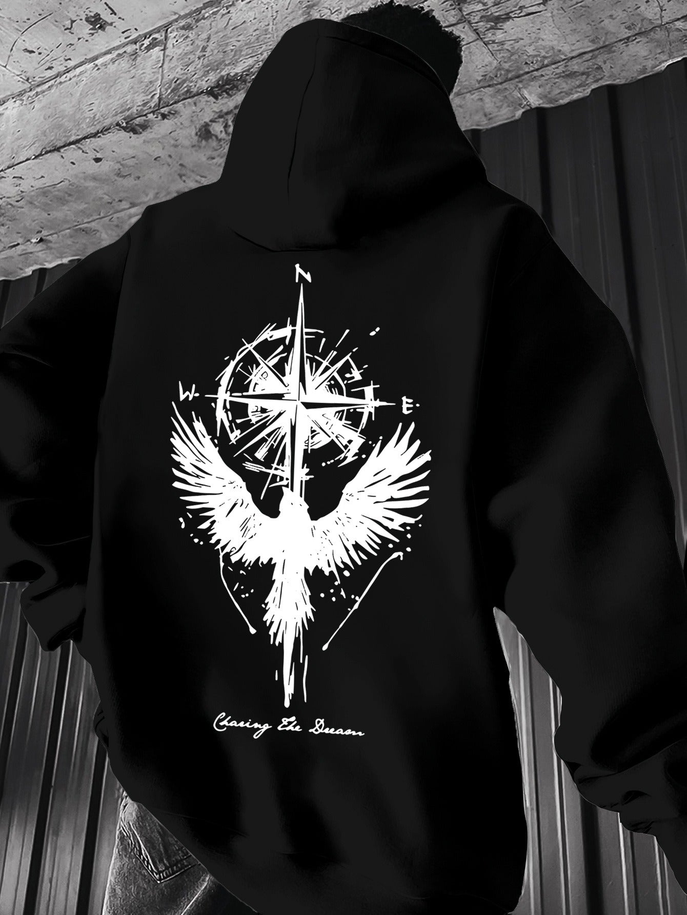 Sudadera con Capucha Brújula y Alas Góticas