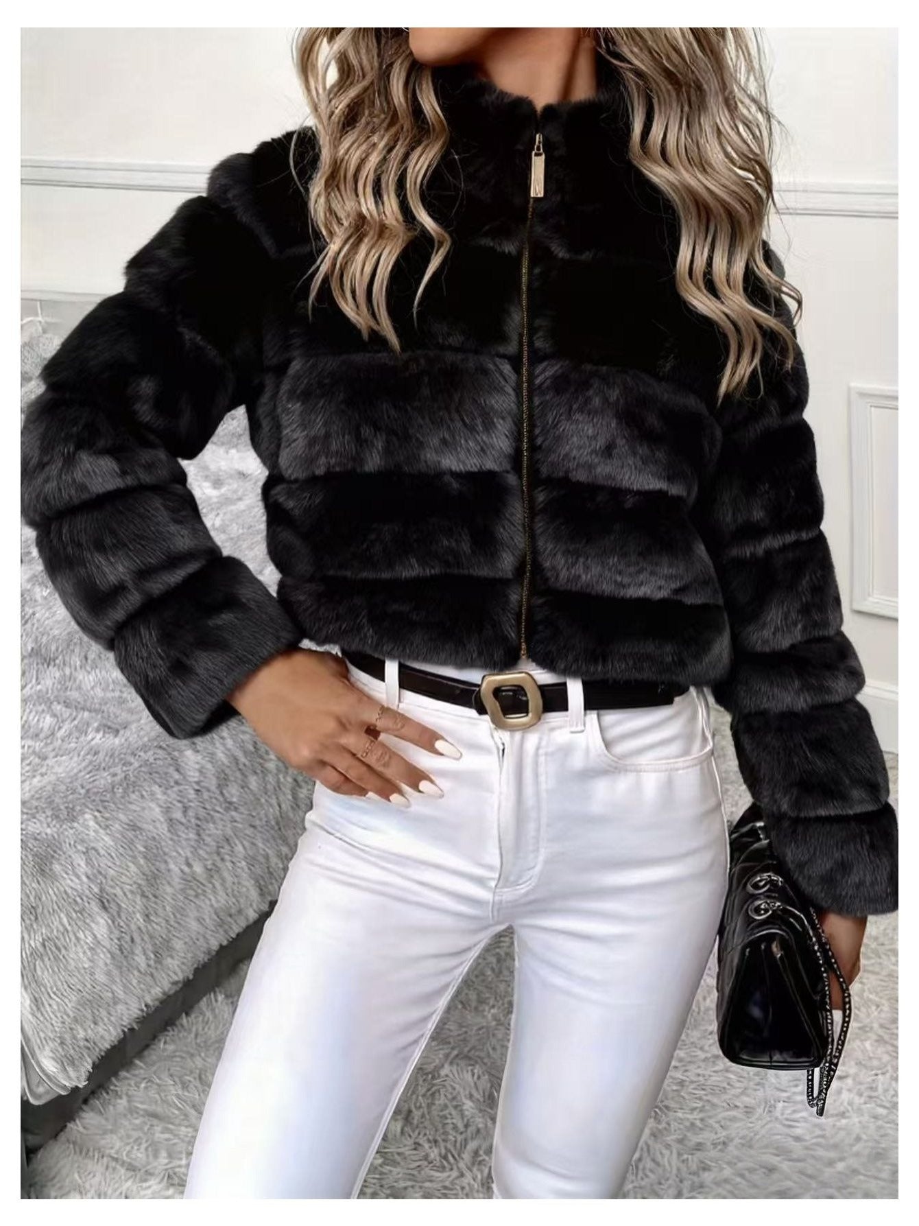 Abrigo Elegante de Piel Sintética