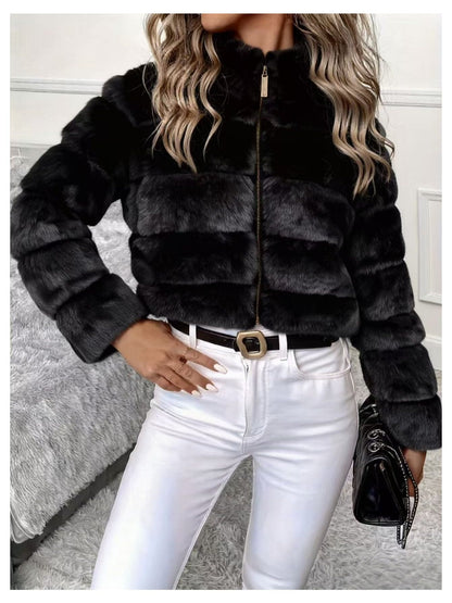 Abrigo Elegante de Piel Sintética