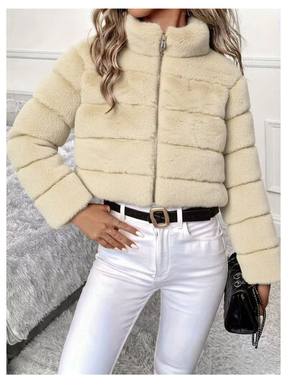 Abrigo Elegante de Piel Sintética